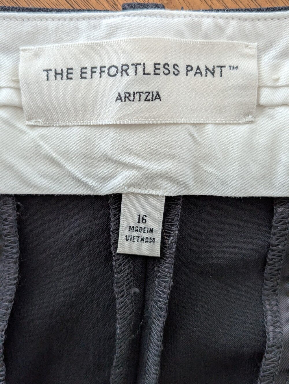 Aritzia Effortless Pant in Crepette, Black Size 16 CURVE FIT - Picture 2 of 5